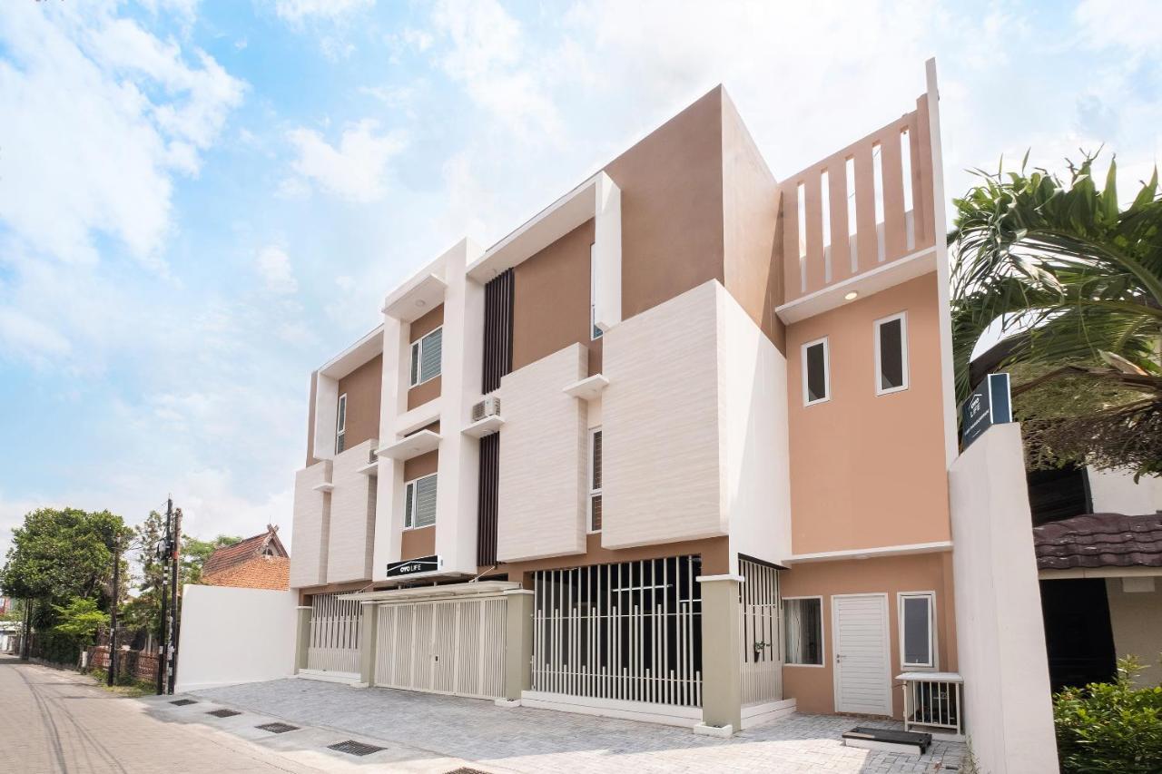Hotel OYO Life 2801 SARI PANGURIPAN Kejayan Exterior foto
