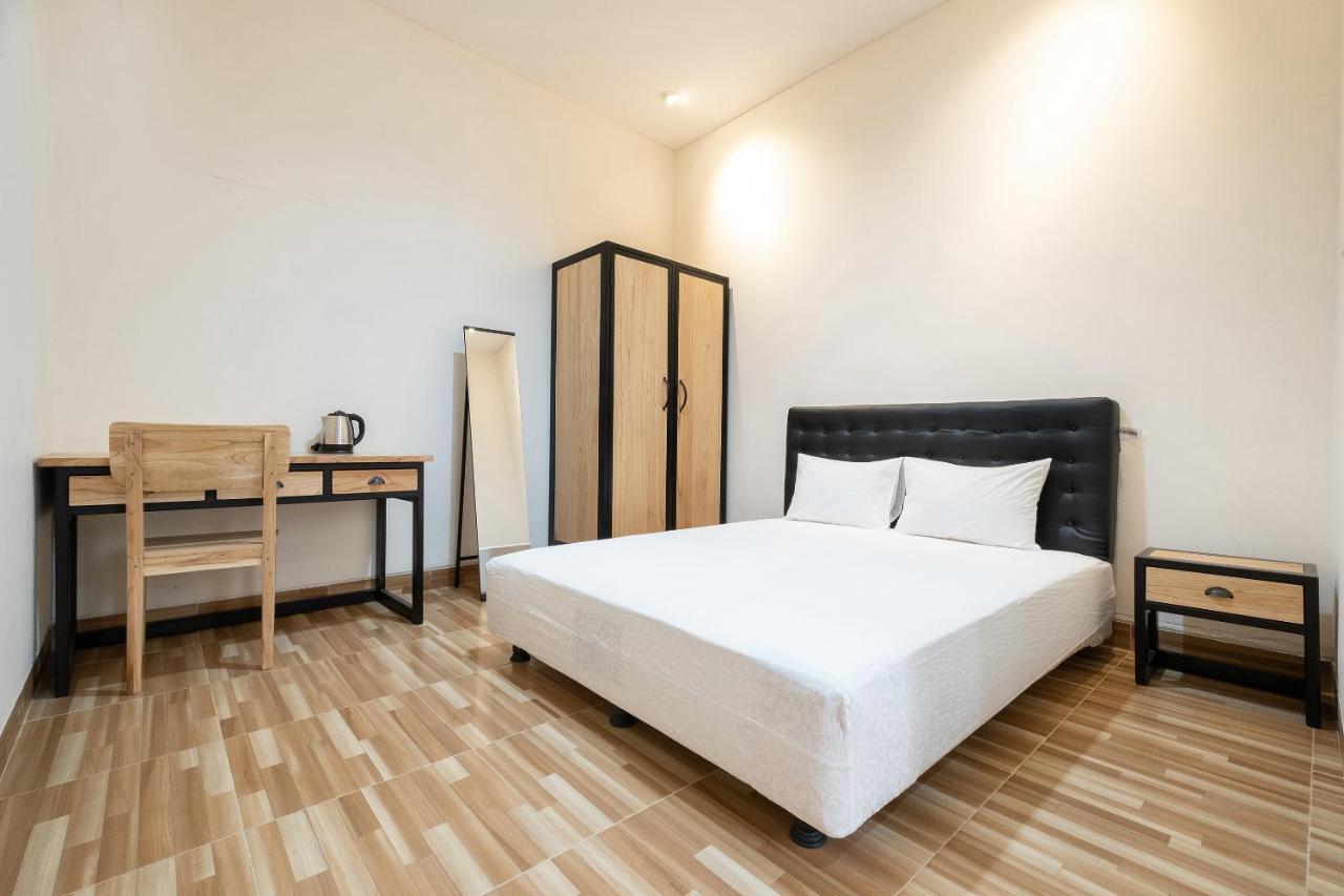 Hotel OYO Life 2801 SARI PANGURIPAN Kejayan Exterior foto