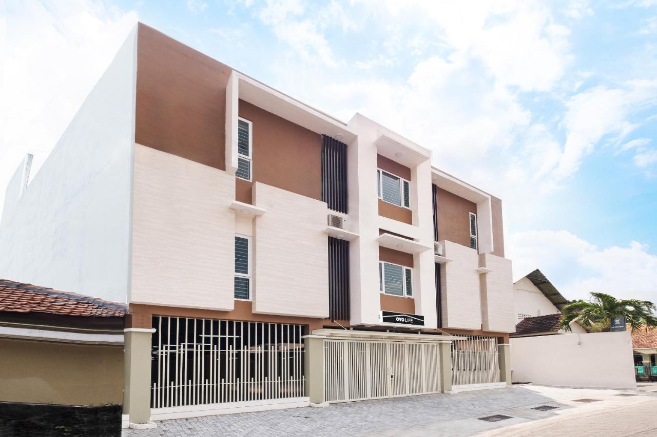Hotel OYO Life 2801 SARI PANGURIPAN Kejayan Exterior foto
