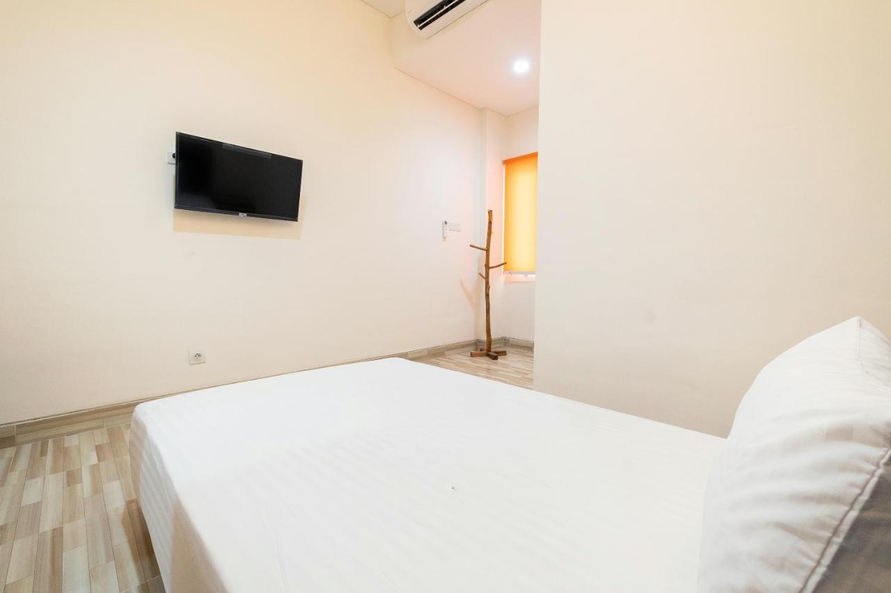 Hotel OYO Life 2801 SARI PANGURIPAN Kejayan Exterior foto