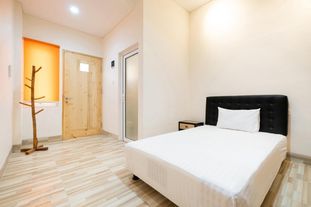 Hotel OYO Life 2801 SARI PANGURIPAN Kejayan Exterior foto