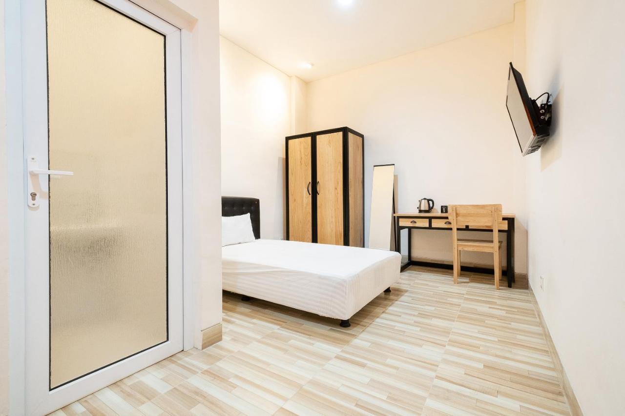Hotel OYO Life 2801 SARI PANGURIPAN Kejayan Exterior foto