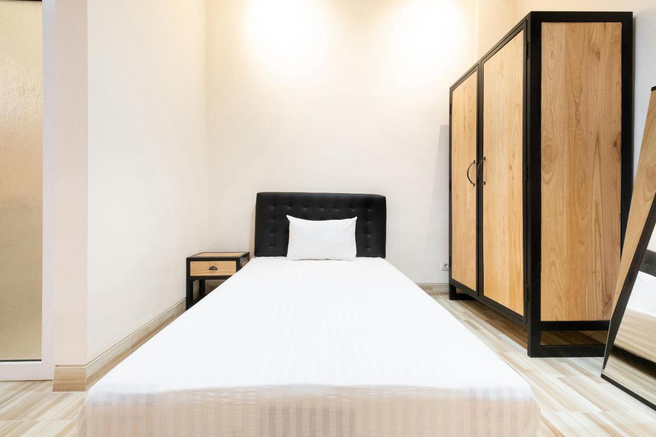 Hotel OYO Life 2801 SARI PANGURIPAN Kejayan Exterior foto